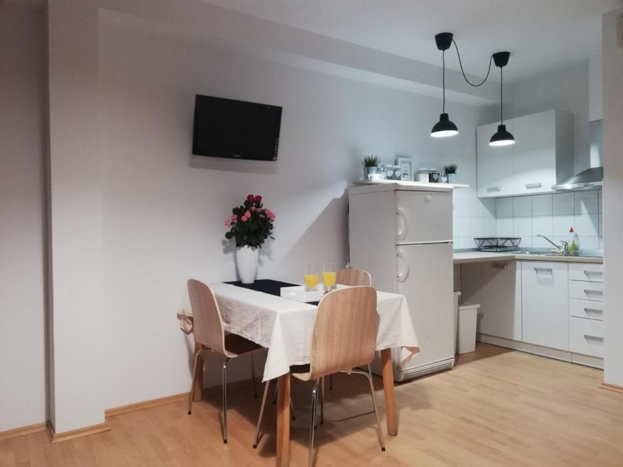Studio C, Free Parking Pula Bagian luar foto